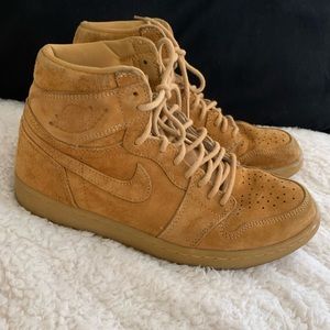 NIKE JORDAN TAN SUEDE WOMENS 8 1/2 GREAT CONDITION